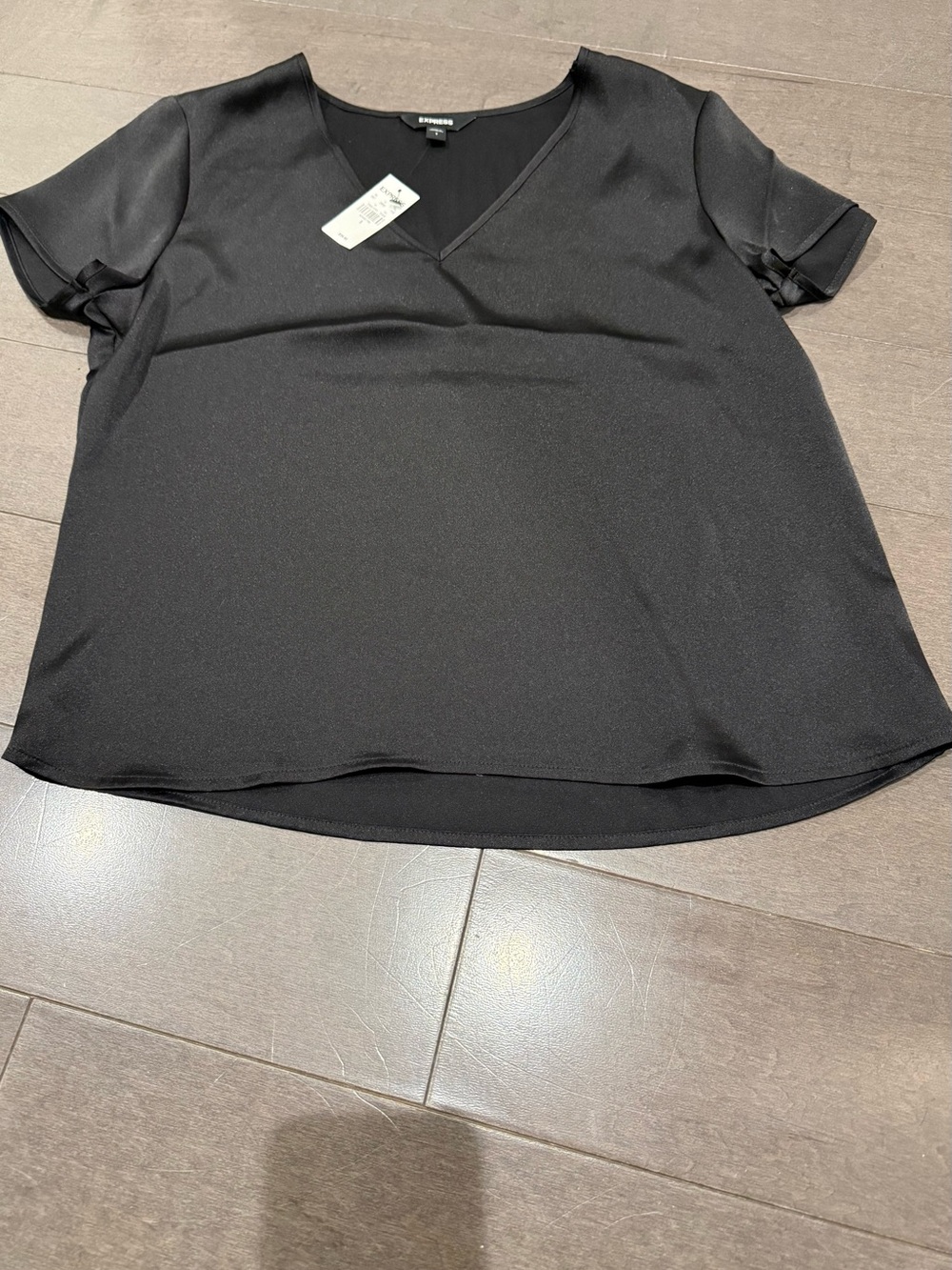 NWT sz S Express Black V-Neck polyester Short Sleeve Blouse